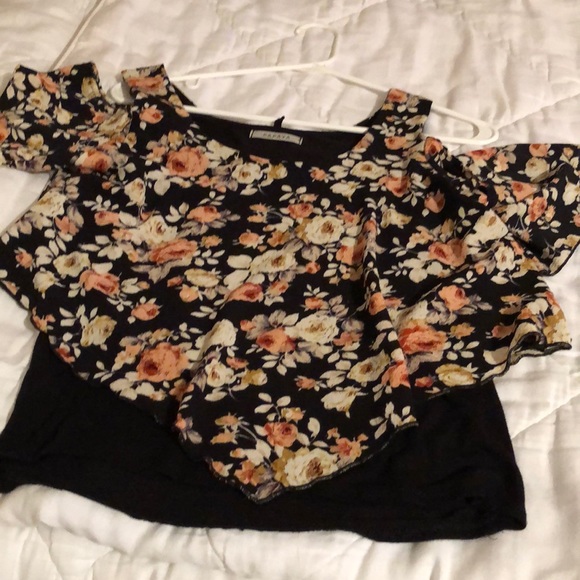 Tops - Picture 6 of 6